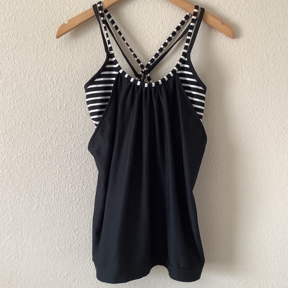 ATHLETA Hidden Agenda Tank Top Built-in Sports Bra Black White